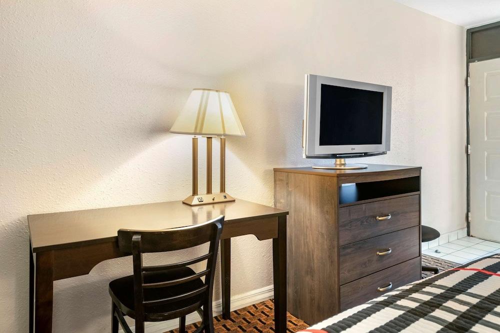 Rodeway Inn New Port Richey photo 23