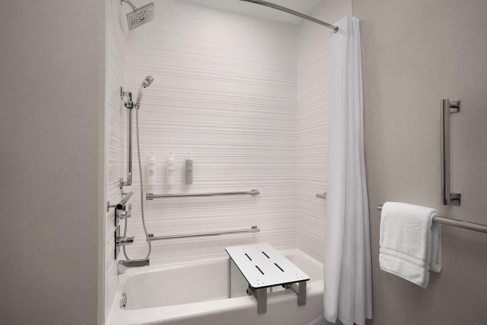Homewood Suites By Hilton Portsmouth Downtown photo 34