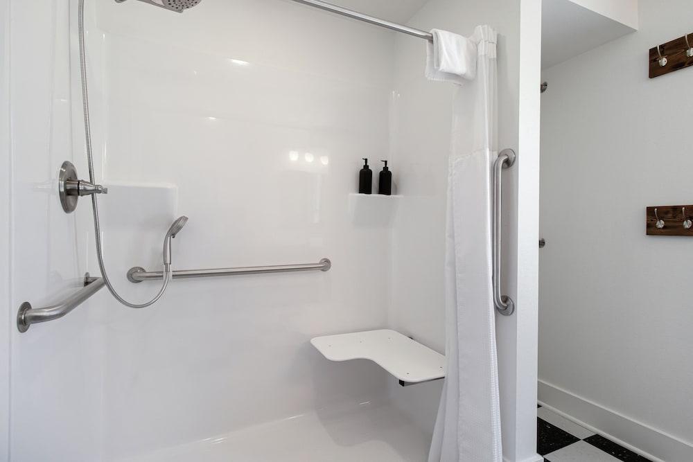 The Commercial Hotel photo 13