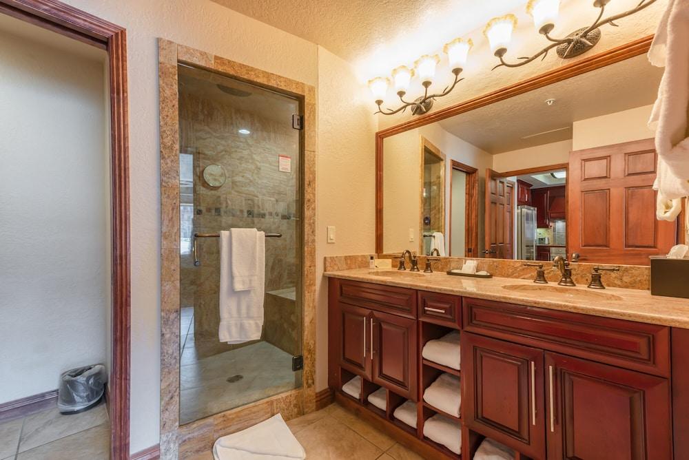 Westgate by Canyons Village Rentals photo 100