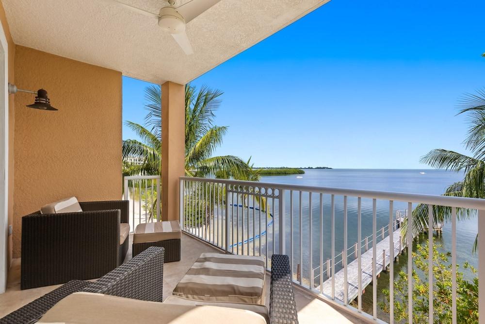 Ocean Front 2BR Residence photo 16