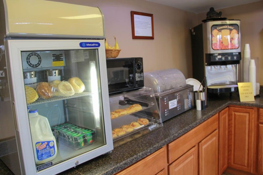 Relax Inn & Suites photo 65