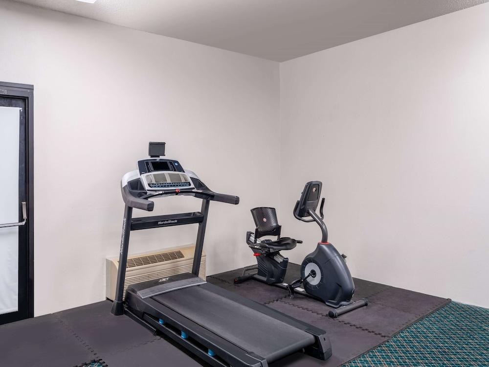 Baymont by Wyndham Limon photo 40
