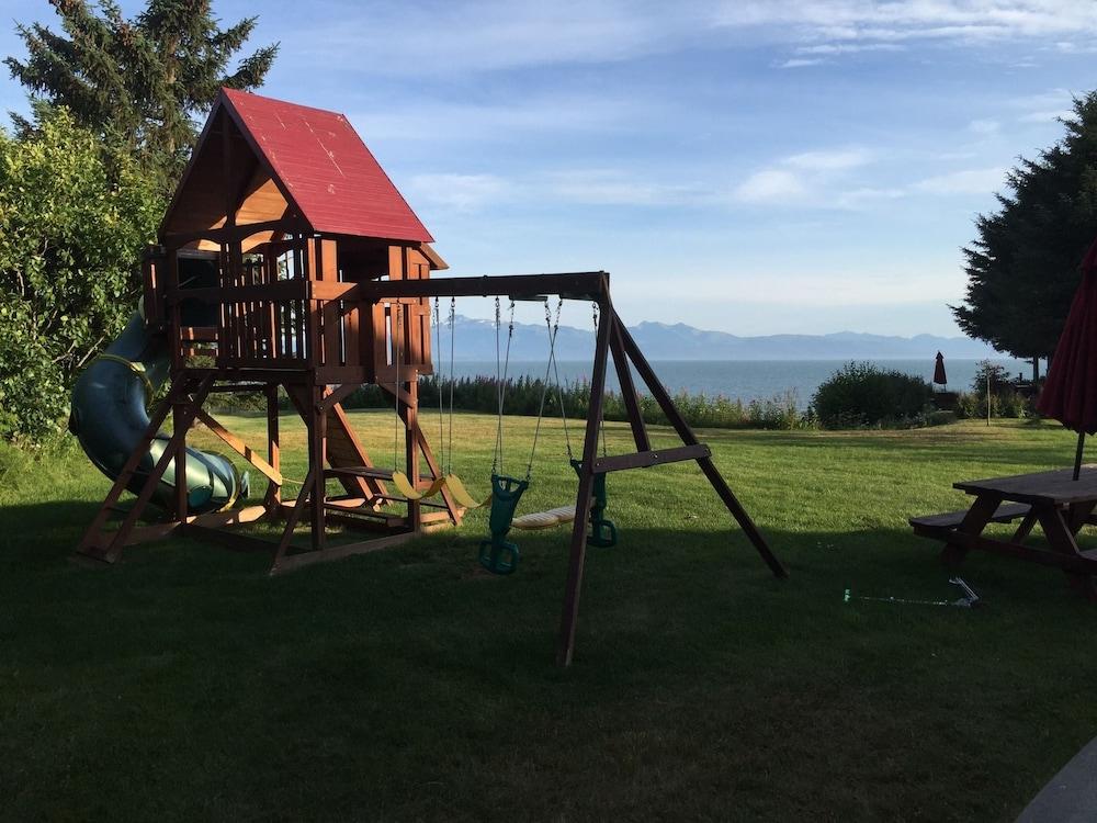 White House Inn on the Waterfront photo 13