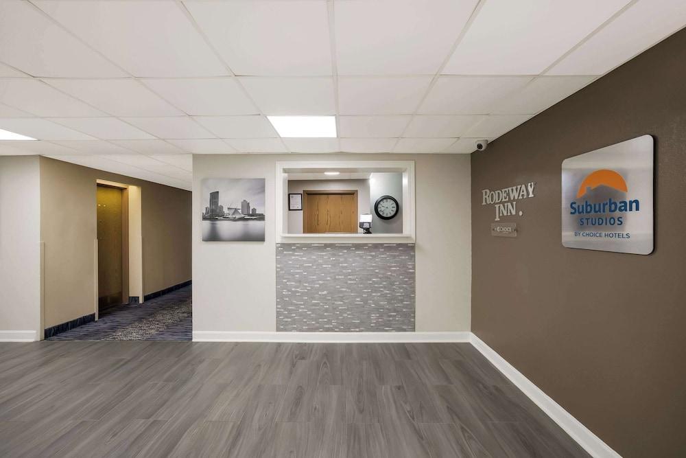 Suburban Studios Milwaukee Airport photo 3