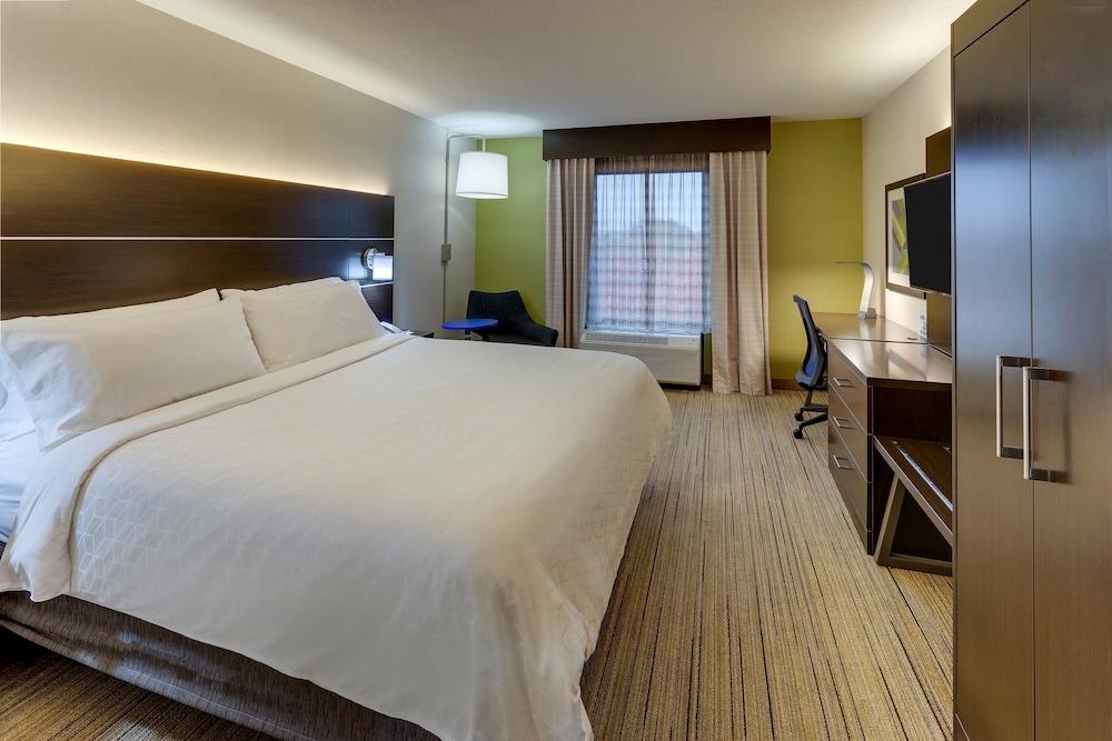 Holiday Inn Express & Suites Troy by IHG photo 25