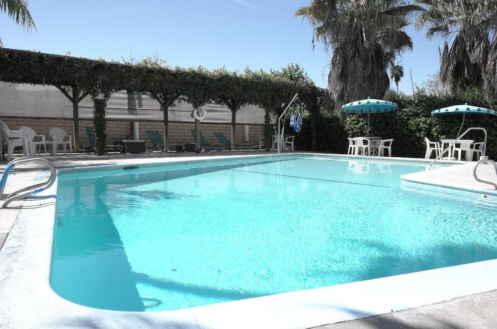 Elsinore Hot Springs & Lodge photo 11