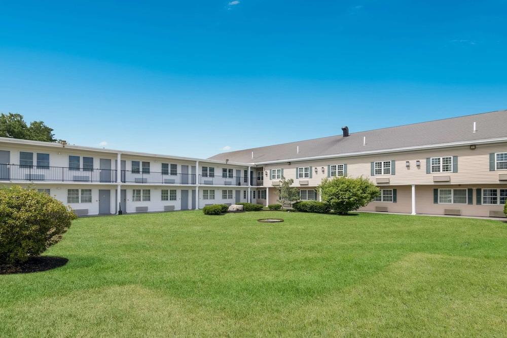 Quality Inn & Suites Auburn I-95 photo 22