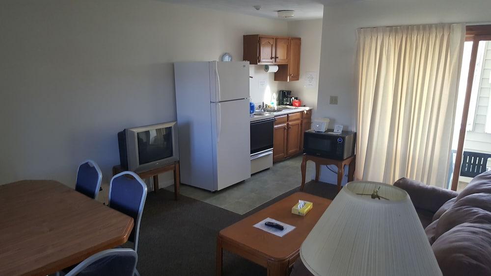 Clark's Beach Motel photo 37