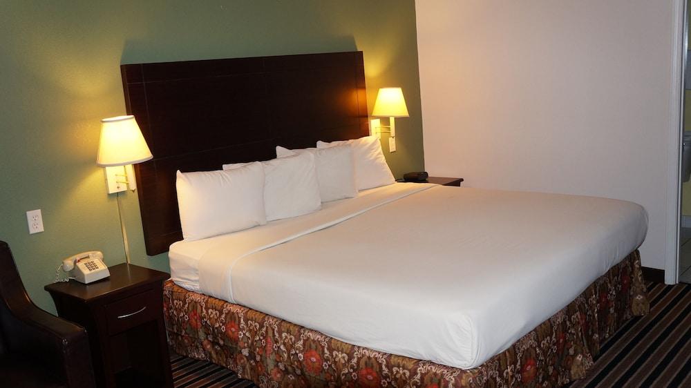 Regency Inn photo 22