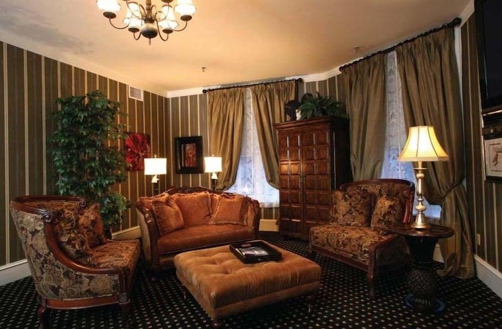 The Martha Washington Inn And Spa photo 13