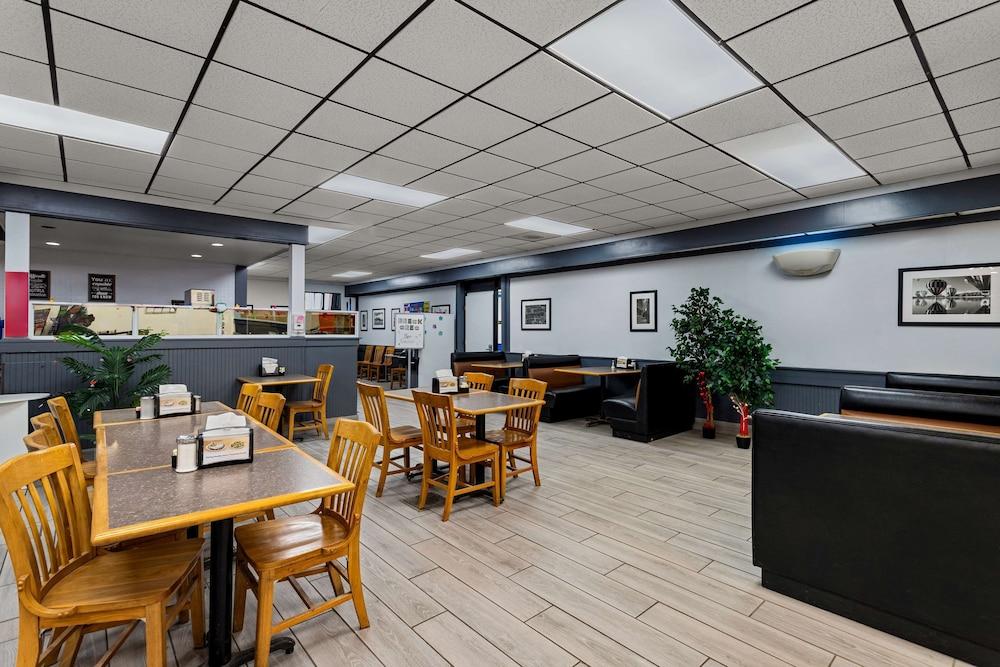 Americas Best Value Inn Gallup photo 22