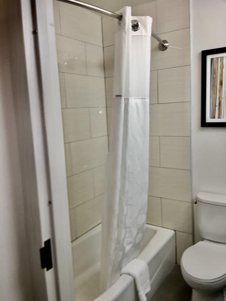Wingate by Wyndham JFK Airport/Far Rockaway photo 18
