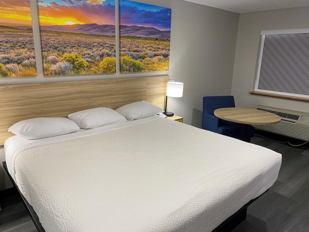 Days Inn by Wyndham El Paso West photo 11