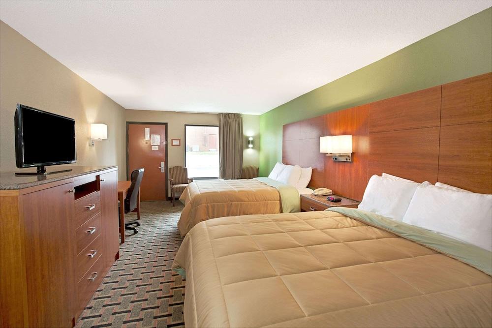 Days Inn by Wyndham Conover-Hickory photo 24