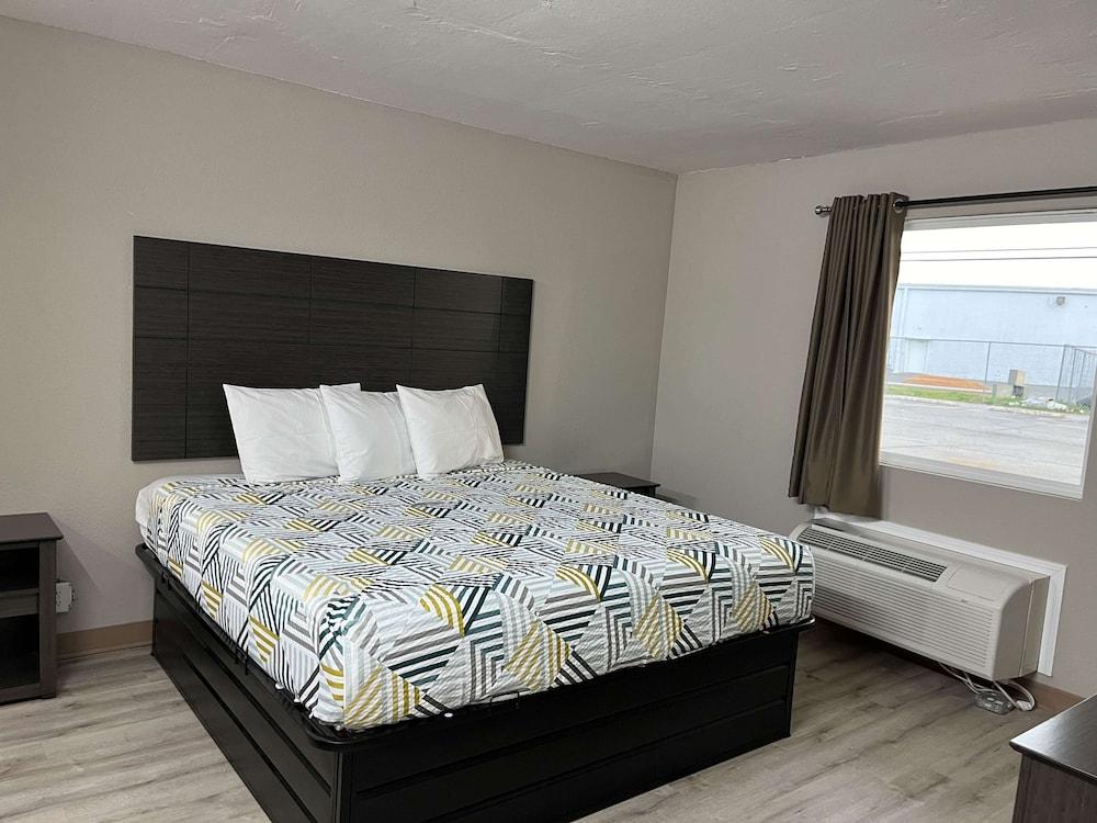 Studio 6 Suites West Memphis, AR - Memphis photo 3