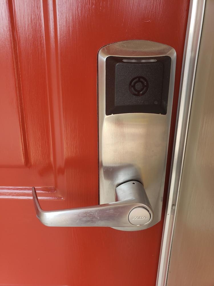 Budget Inn & Suites photo 20