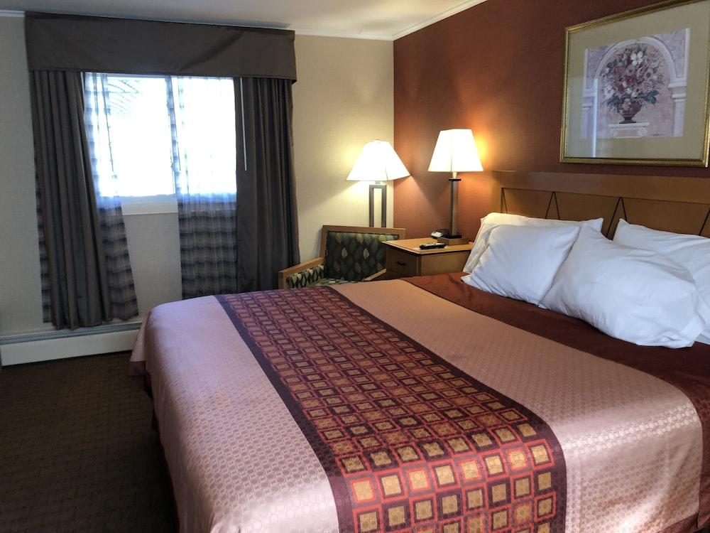 Wilbraham Inn photo 10