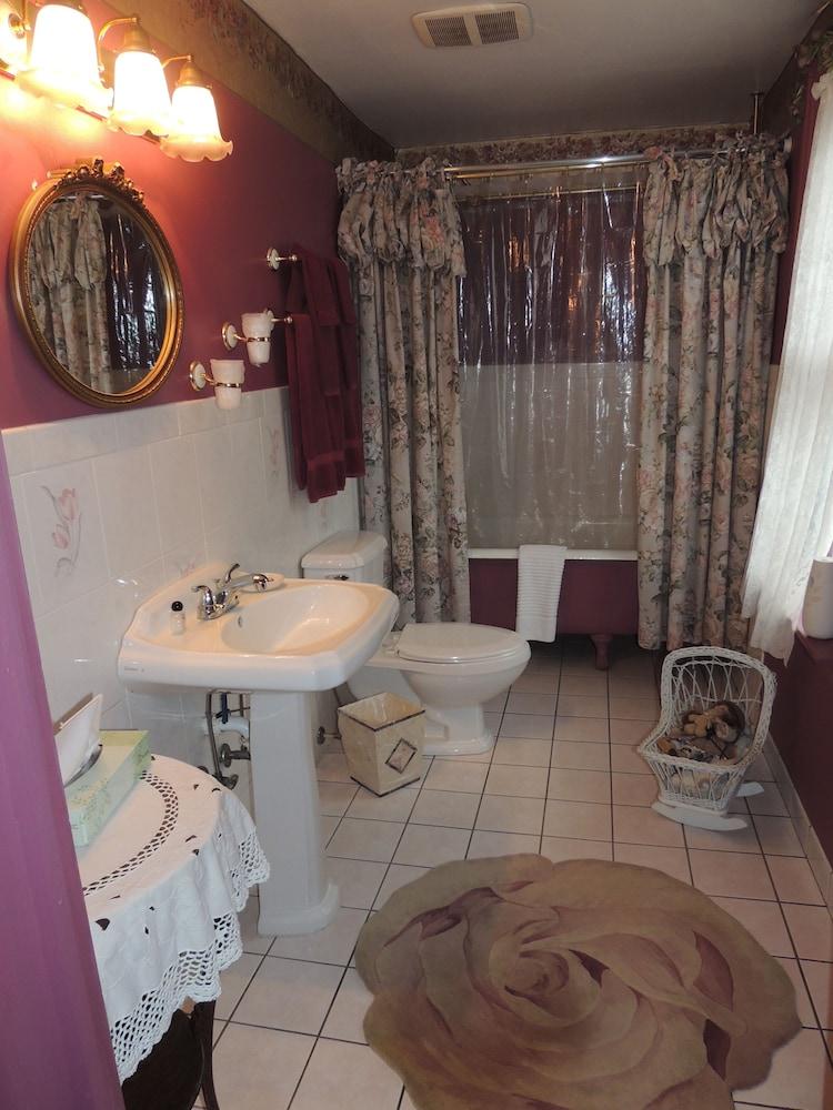 Historic Farnsworth House Inn photo 65