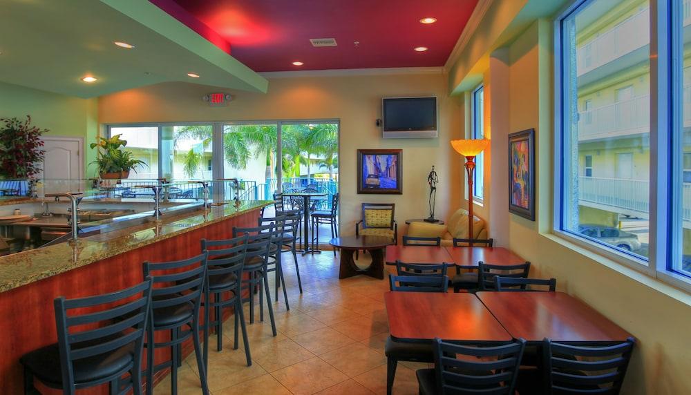 Sunset Vistas Two Bedroom Beachfront Suites photo 16