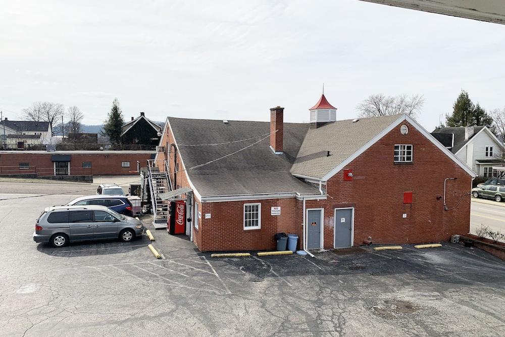 Four Keys Inn — hotel in Portsmouth