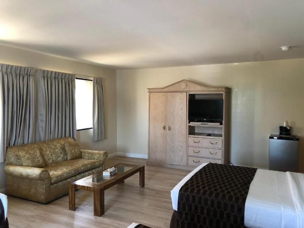 Rotex Western Inn photo 28