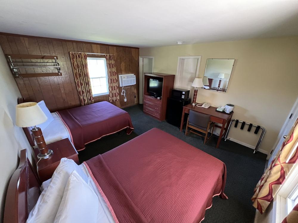 Relax Inn By OYO Natural Bridge I-81 photo 2