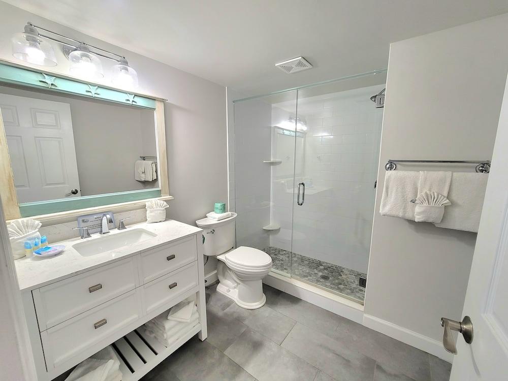 Barefoot Beach Resort photo 40
