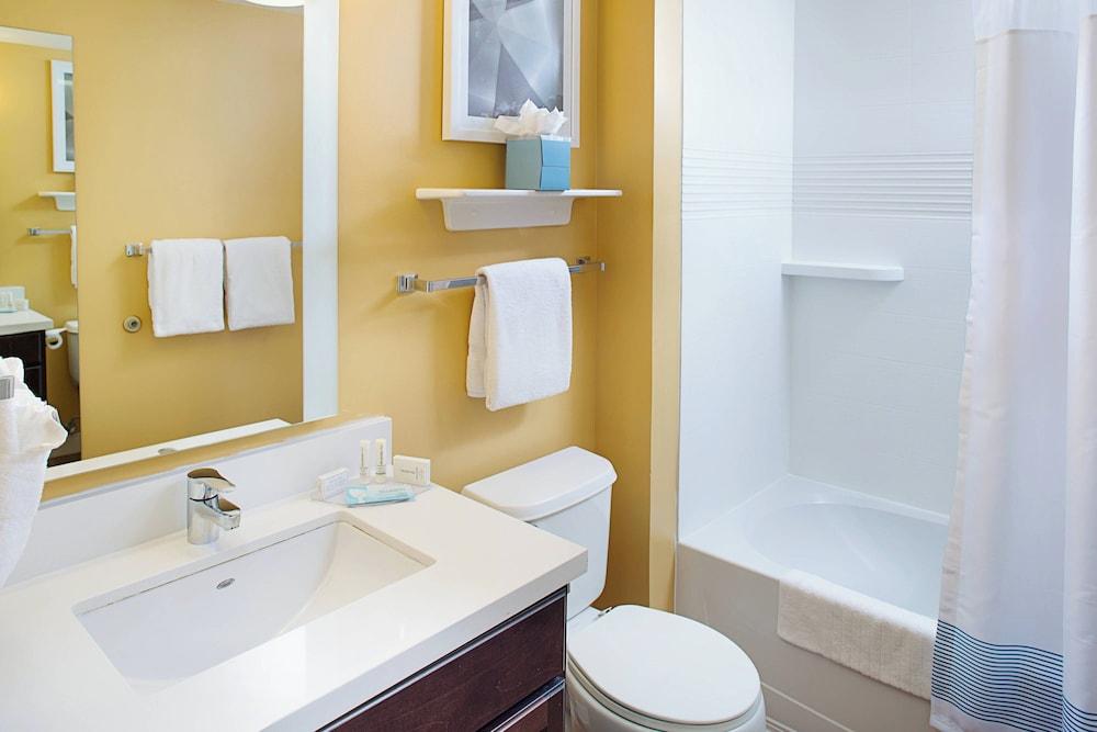 TownePlace Suites by Marriott Manchester photo 31