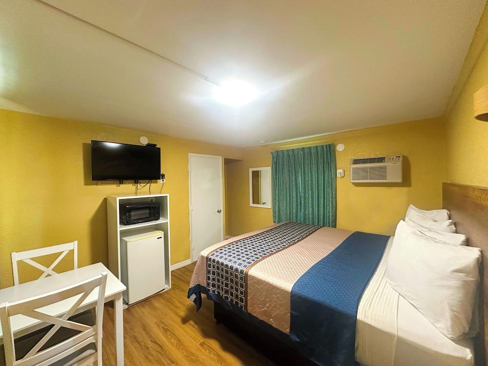 Park Motel photo 9