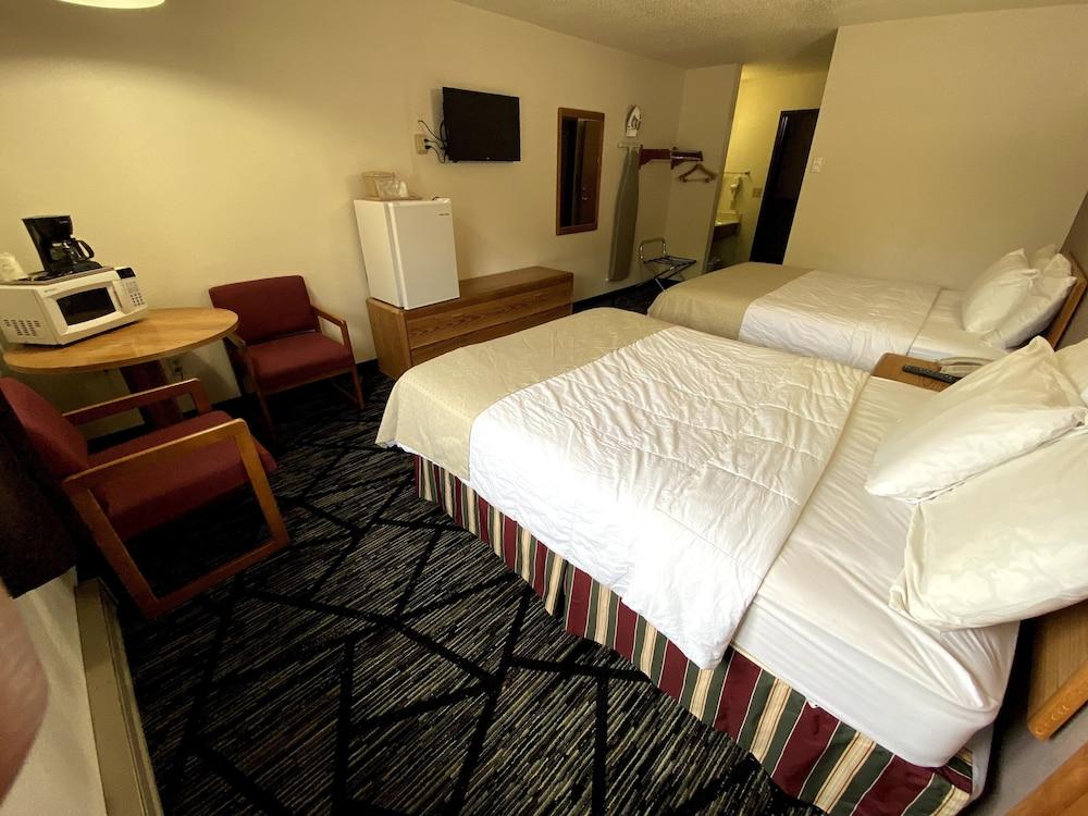 Woodlands Inn & Suites photo 5