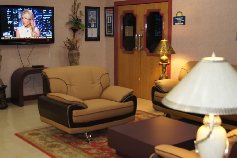 Royal Inn photo 7