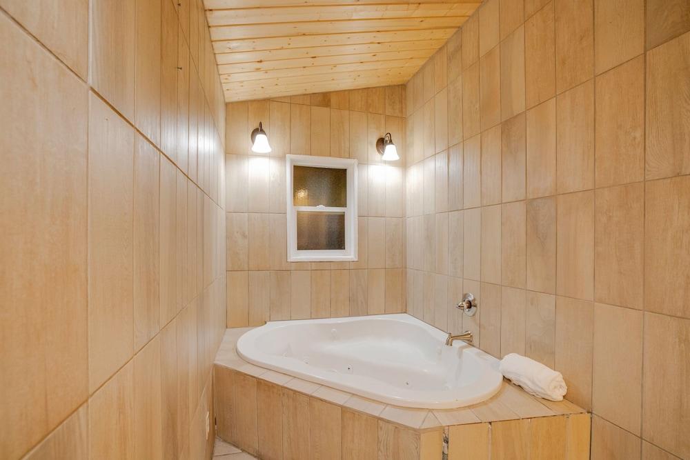 Arrowhead Tree Top Lodge photo 65
