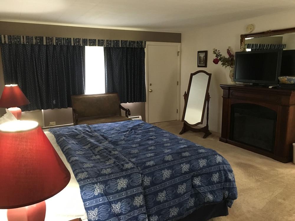 Weathervane Motel photo 75