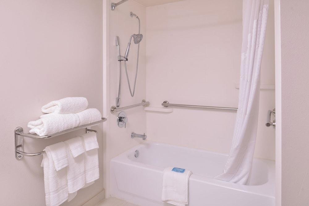 Holiday Inn Express Hotel & Suites Mesquite by IHG photo 20
