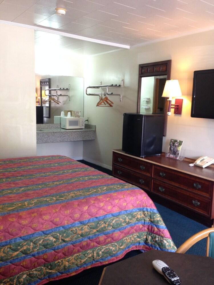 Royal Inn photo 4