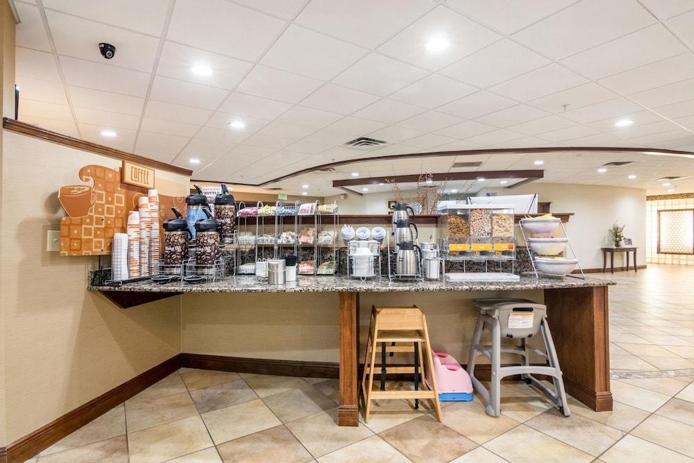 Comfort Suites Panama City Beach photo 36