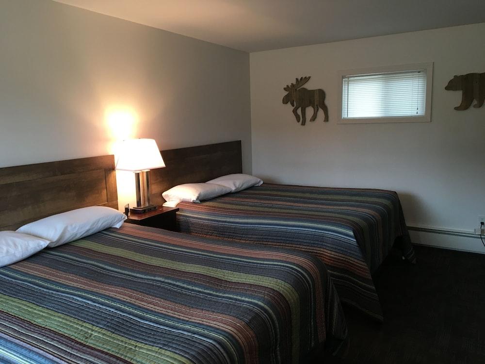 Three Lakes Motel photo 15
