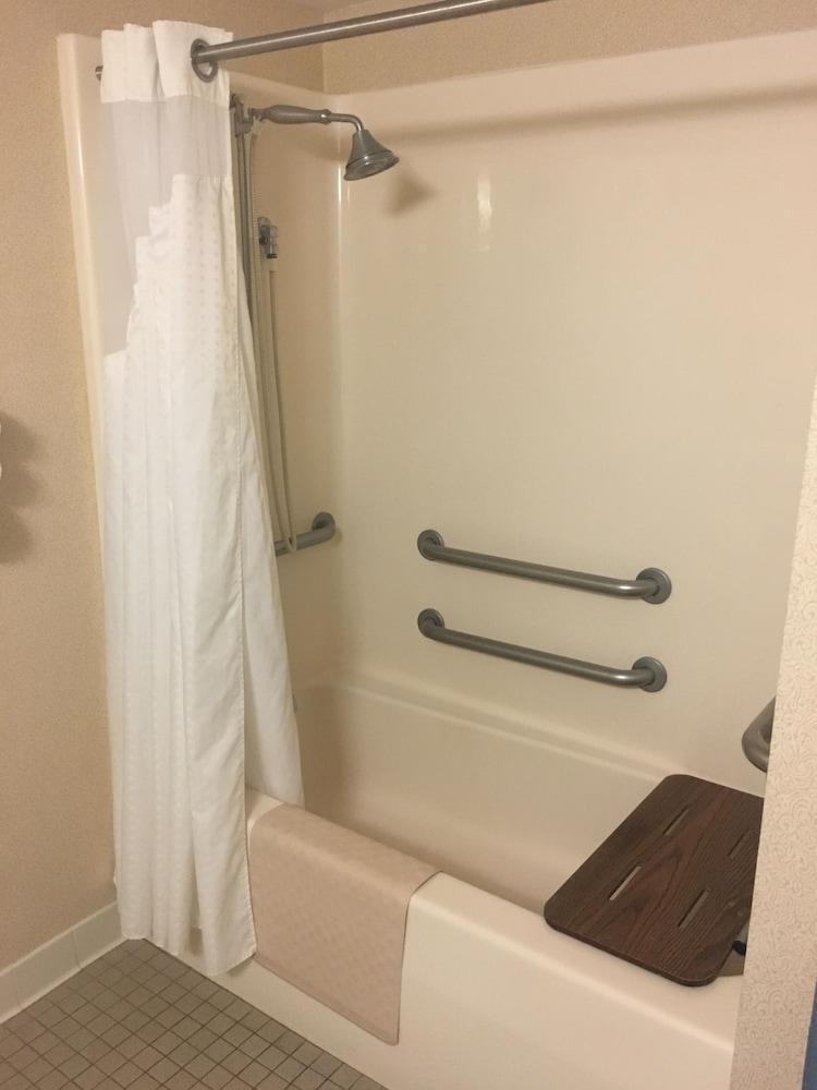 Mountain Inn & Suites photo 27