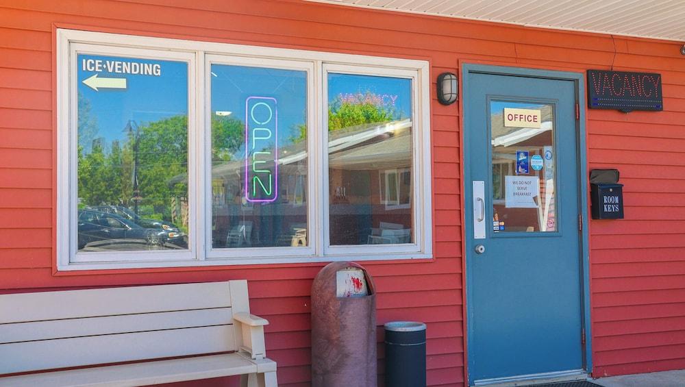 Chippewa Motel photo 11