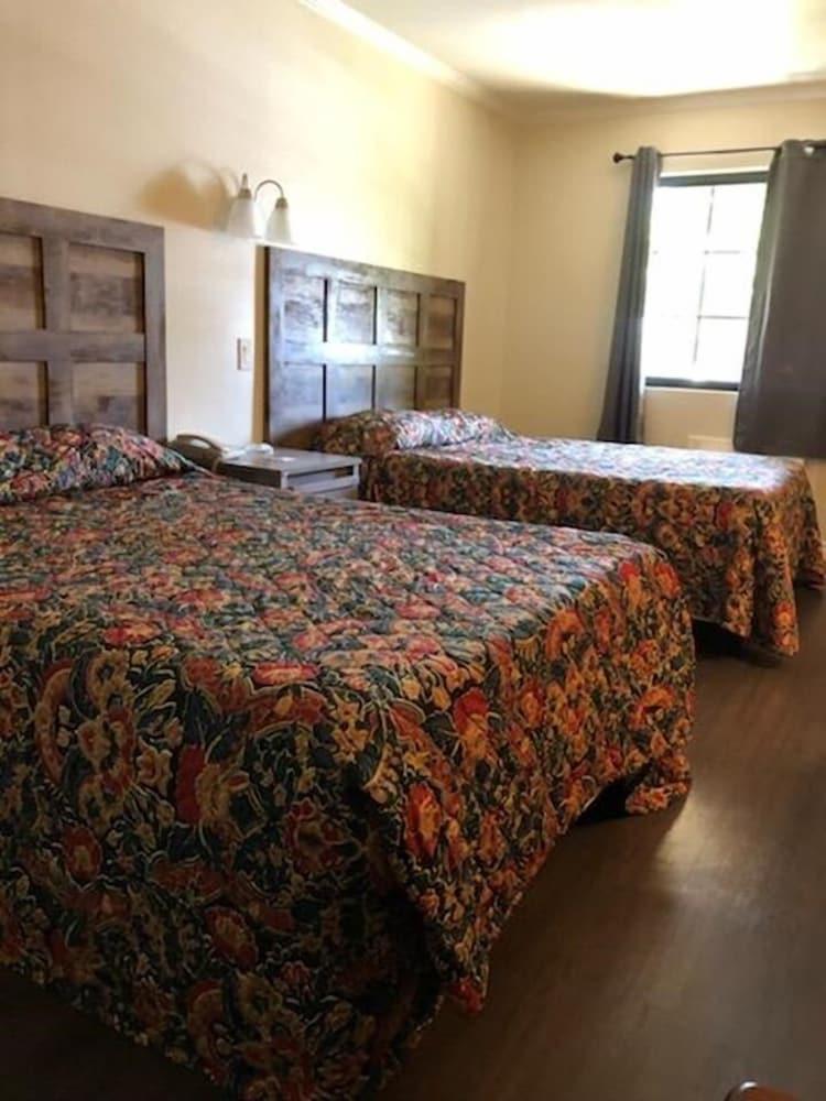 Sierra Crossing Motel photo 15