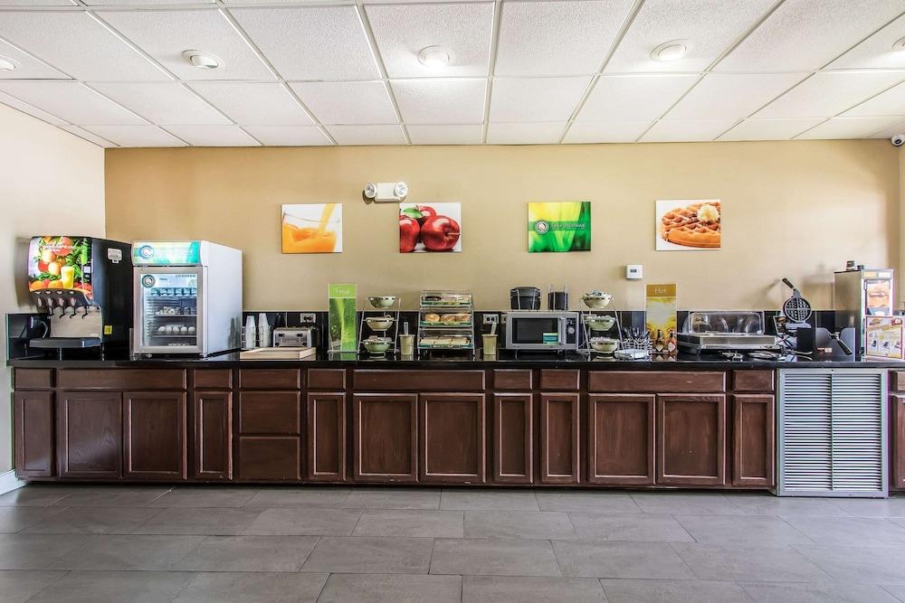 Quality Suites New Iberia photo 27