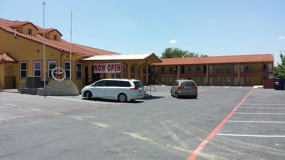 Taylor village inn and suites photo 24
