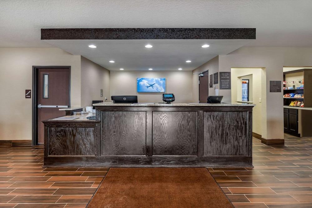Comfort Inn & Suites Cedar Rapids CID Eastern Iowa Airport photo 4