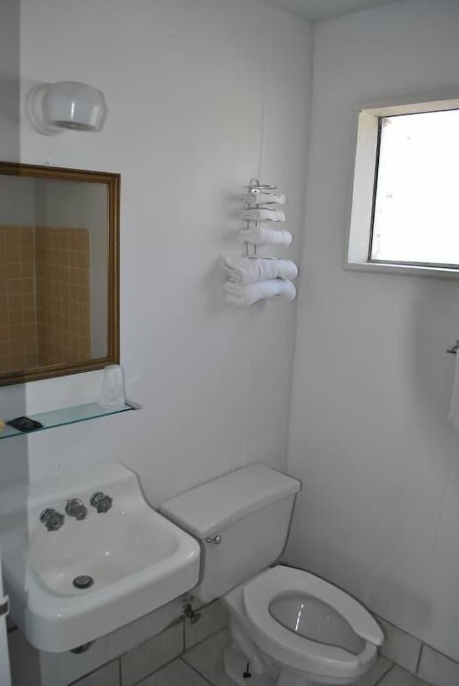 Travel Inn Motel photo 18