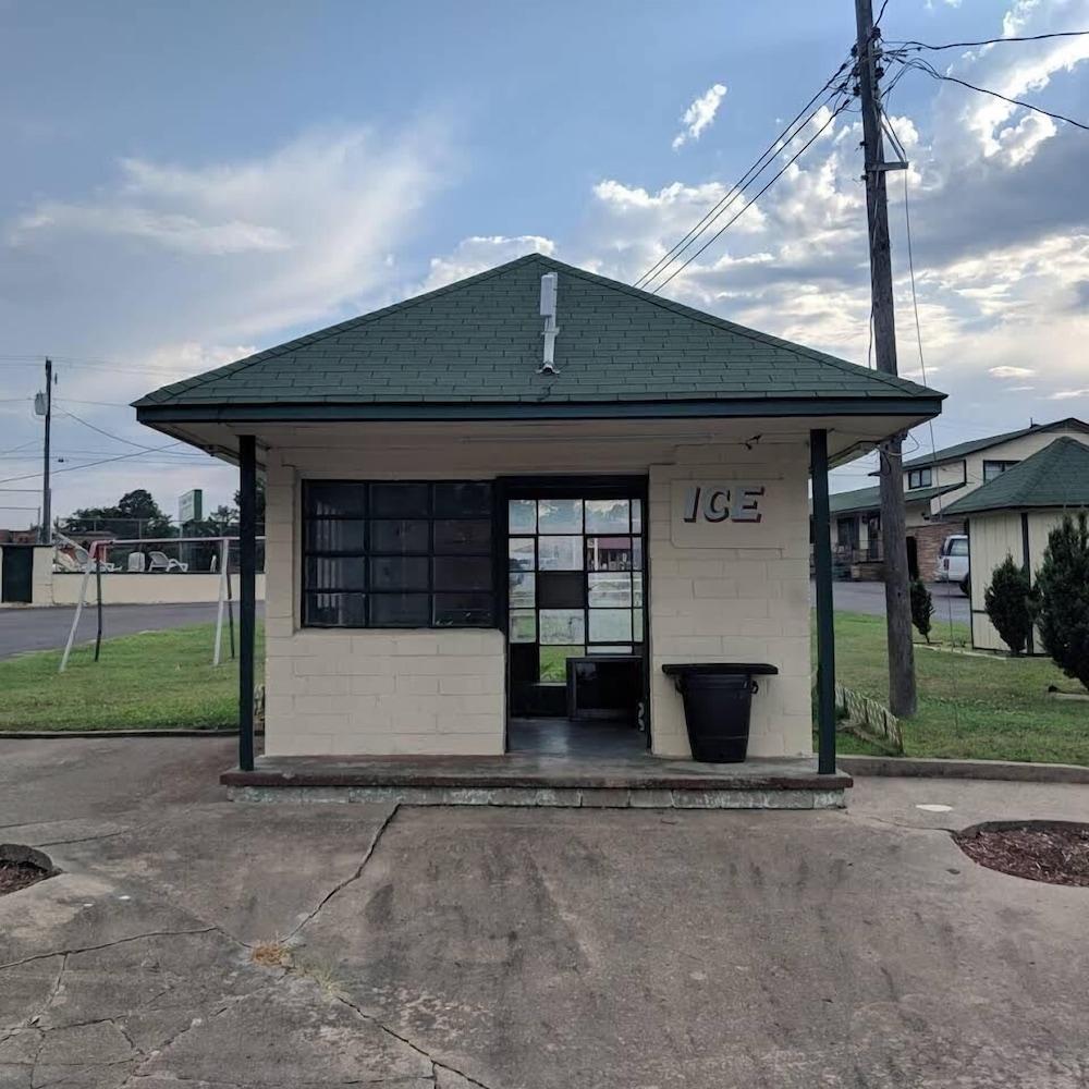 Oak Park Motel — hotel in Tahlequah