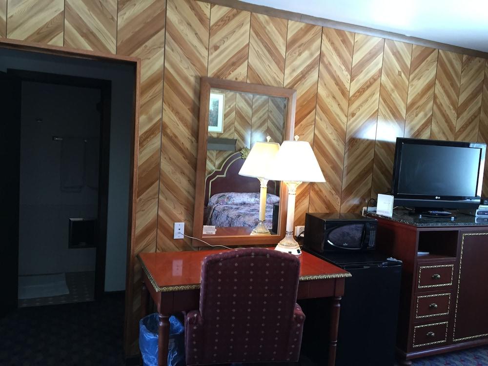 Sunset Motel photo 14