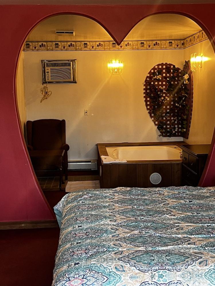 Grand Howell Inn photo 5