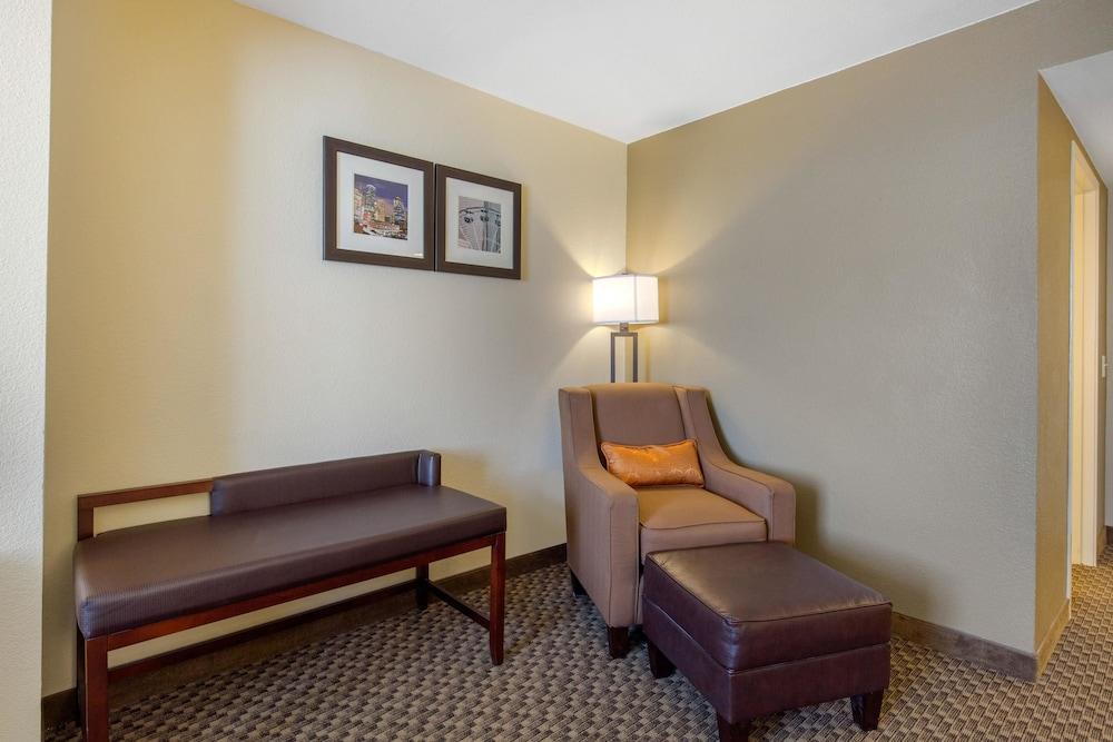 Comfort Inn & Suites SW Houston Sugarland photo 14