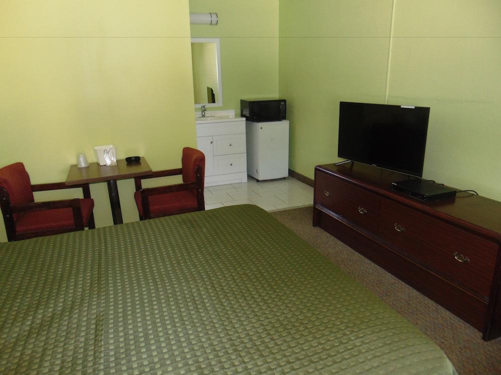 Westbrook Motel photo 19